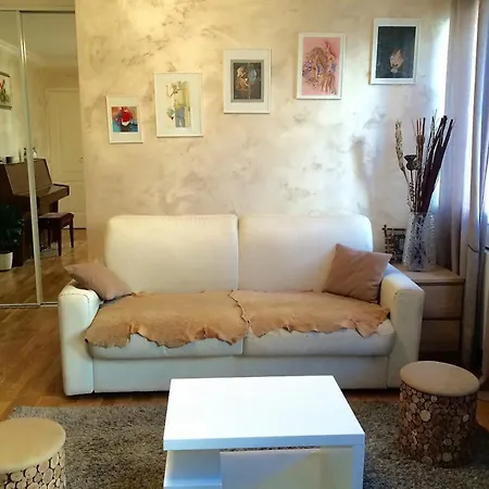 2 Pieces Lumineux Et Calme A Appartamento