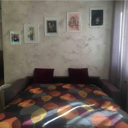 Appartamento 2 Pieces Lumineux Et Calme A Parigi
